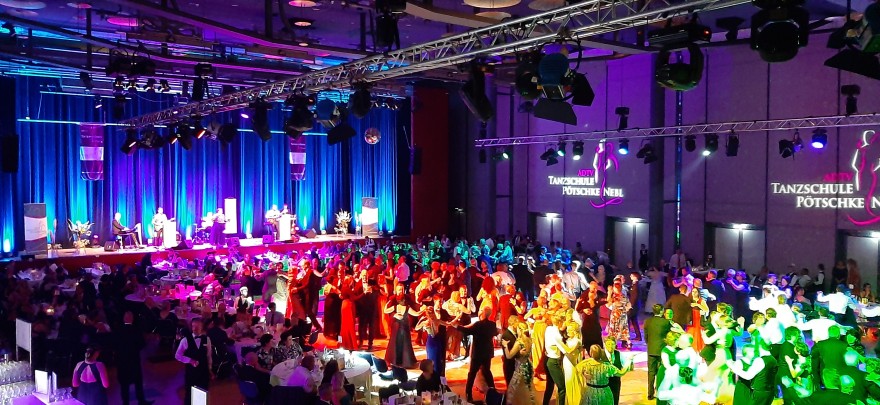 Weihnachts-Galaball 06.12.2025 - ADTV Tanzschule Pötschke-Nebl – Bild 1 139_1.jpg