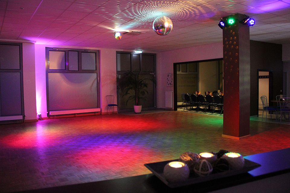 tanzsaal-3-blick-aus-richtung-disco-35-1-35-1.jpg